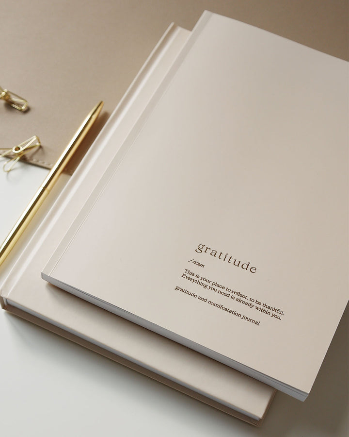 GRATITUDE & MANIFESTATION JOURNAL